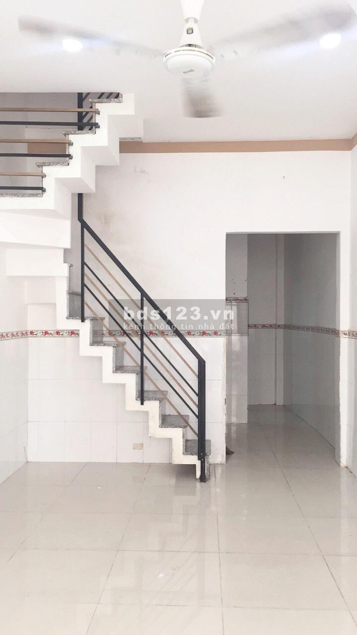 Bán nhà 2tầng 3x9.5 nở hậu, gần chợ Hòa Hưng Q10 3ti5