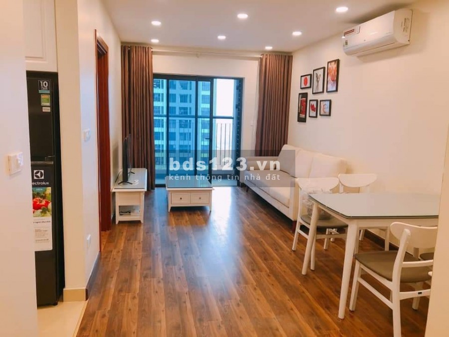 Chủ nhà bán căn 2 ngủ, ban công đông nam, full đồ đẹp tại Goldmark City