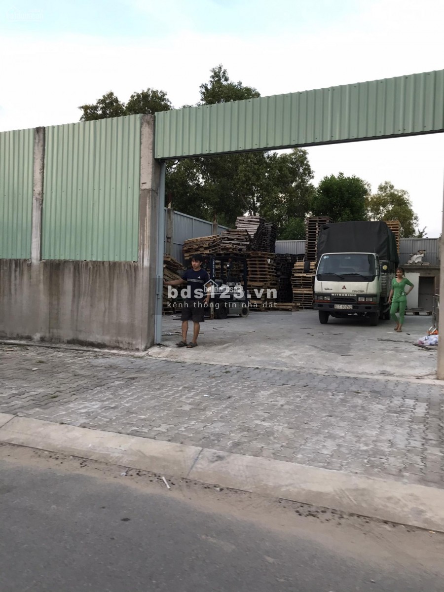 Không cho thuê nữa nên bán lại nền đất xây kho xưởng 10x22m=220m2 giá rẻ (đường xe tải)