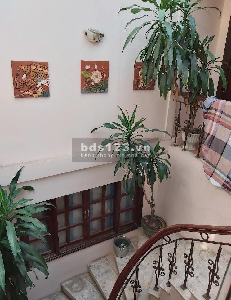 Ở đẹp phố Trần Hưng Đạo Hoàn Kiếm nhà 7 tầng, ÔTÔ trước cửa