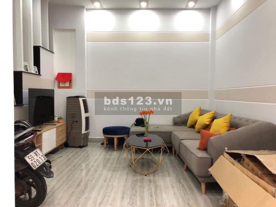 Bán nhà HXH Nguyễn Văn Trỗi, P 12, Phú Nhuận, DT 30m, 4 tầng, ngang 6x5 giá 5,4 tỷ.