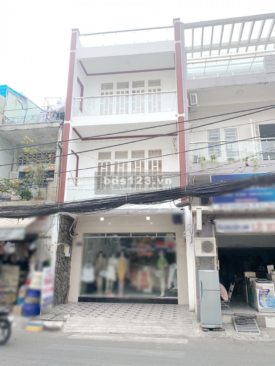 Nhà mới 3 lầu đúc, mặt tiền Lạc Long Quân P1 Q11