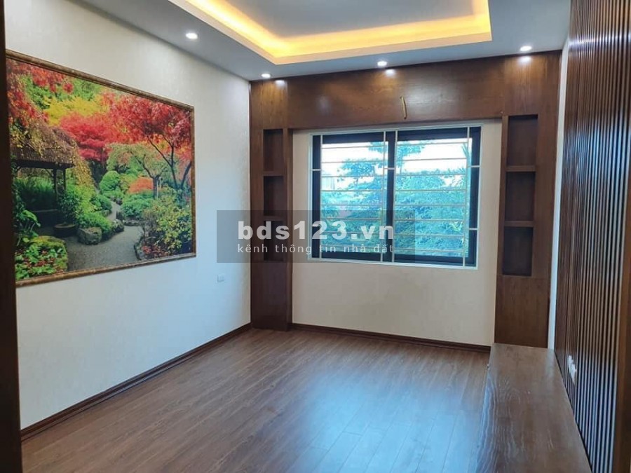 Cần bán gấp nhà ngõ 28 Ngọc Khánh giá 3.7 tỷ, 32mx3 tầng, đẹp ở luôn