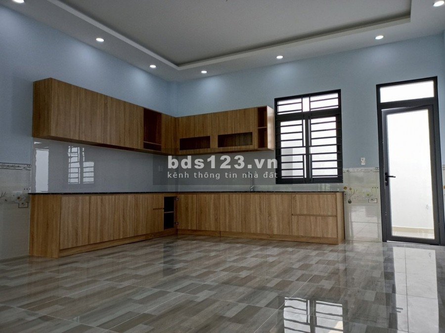 Nhà 1 trệt 2 lầu / 79-127m2 / gần chợ Bình Chánh chỉ từ 1.8 tỷ