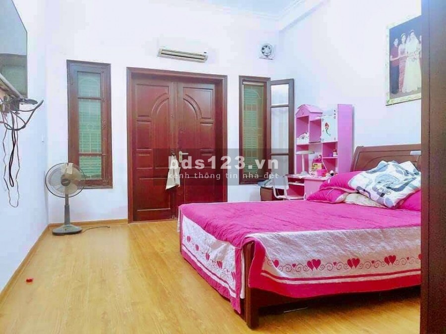 Lĩnh Nam, nhà rộng đẹp, sát phố, ô tô đỗ cửa, DT53m2, 5 tầng, nhỉnh 5 tỷ, Hoàng Mai