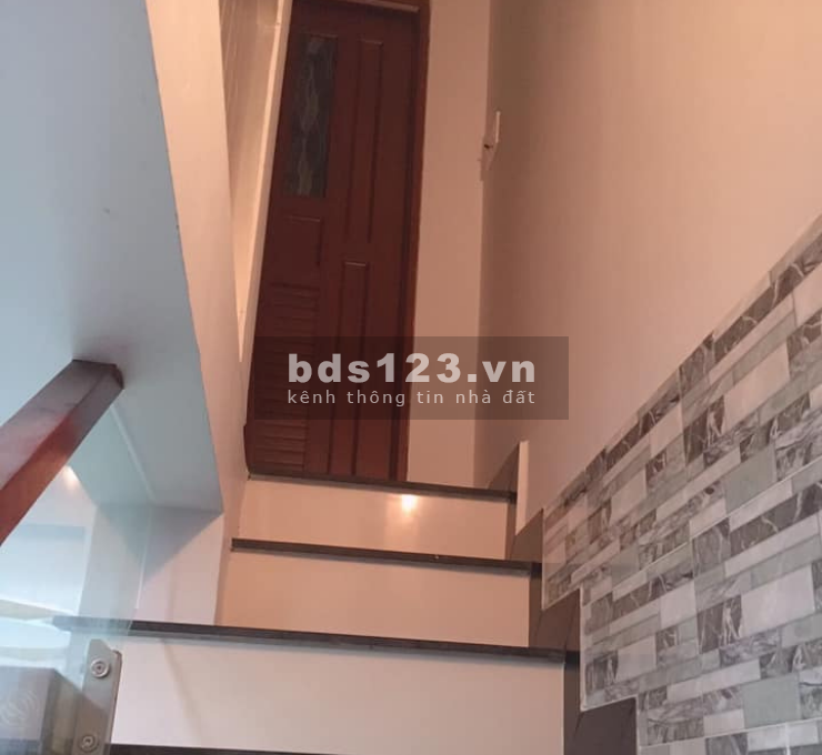 Bán nhà 2 tầng Nguyễn Văn Công,P.3, GV 21m3(3x7) 2.3tỷ TL