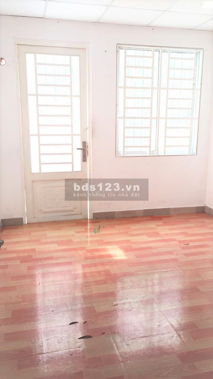 Bán nhà 2tầng 3x9.5 nở hậu, gần chợ Hòa Hưng Q10 3ti5