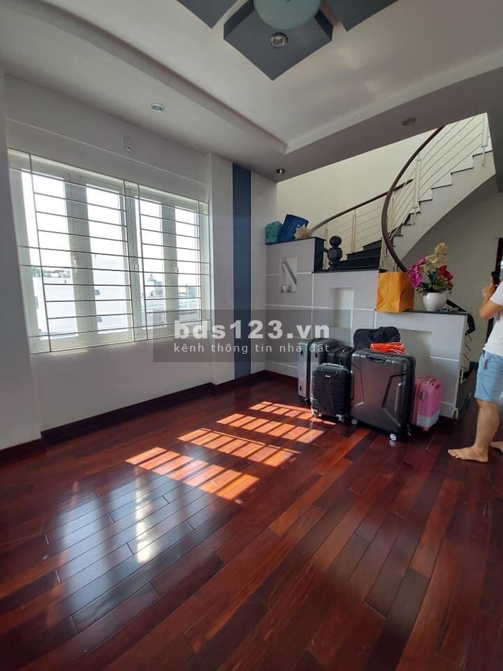 Nhà ngộp HXH thông Thống Nhất P11 Gò Vấp 4 tầng 60m2(4x15) chỉ 4.7 tỷ