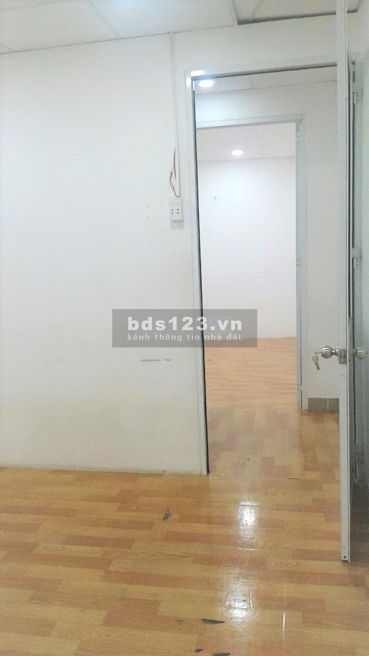 Bán nhà 2tầng 3x9.5 nở hậu, gần chợ Hòa Hưng Q10 3ti5