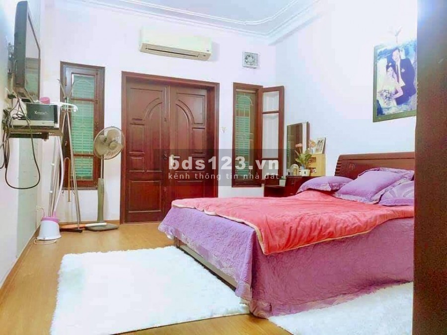 Lĩnh Nam, nhà rộng đẹp, sát phố, ô tô đỗ cửa, DT53m2, 5 tầng, nhỉnh 5 tỷ, Hoàng Mai