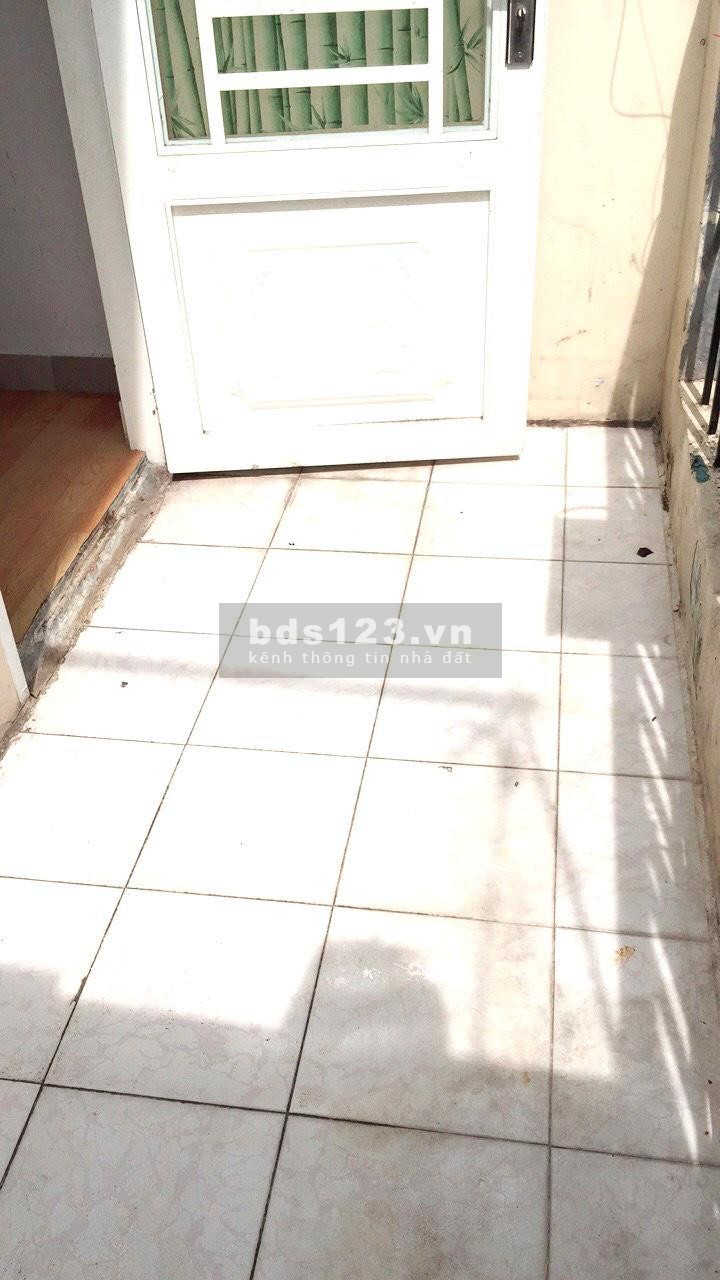 Bán nhà 2tầng 3x9.5 nở hậu, gần chợ Hòa Hưng Q10 3ti5