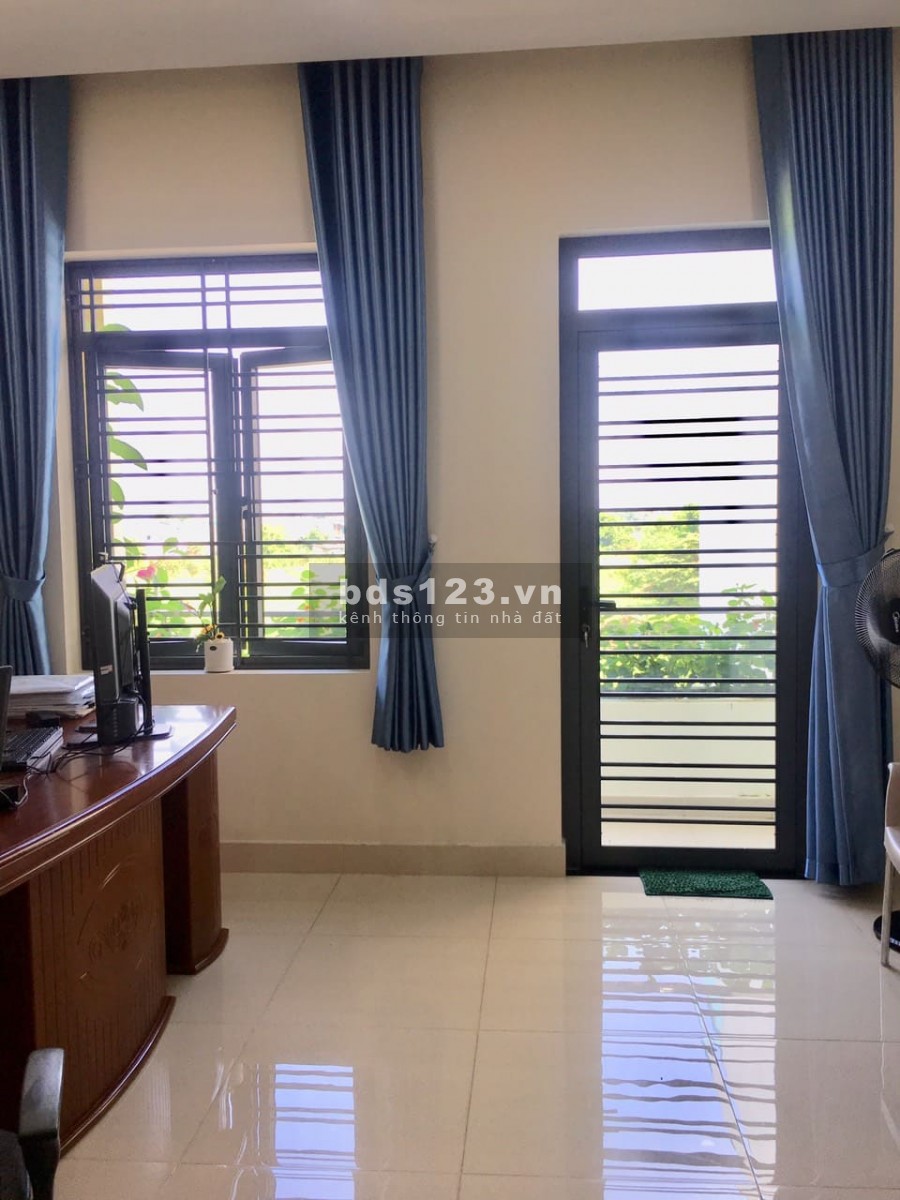 Bán nhà đường Lê Đức Thọ, xe hơi ngủ trong nhà, nhà đẹp vào ở ngay.