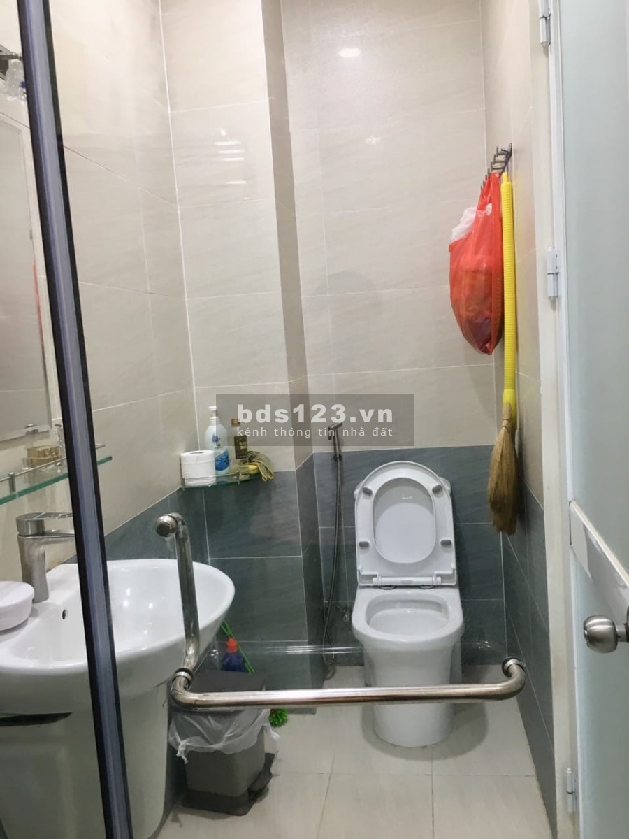 Bán nhà đường Lê Đức Thọ, xe hơi ngủ trong nhà, nhà đẹp vào ở ngay.