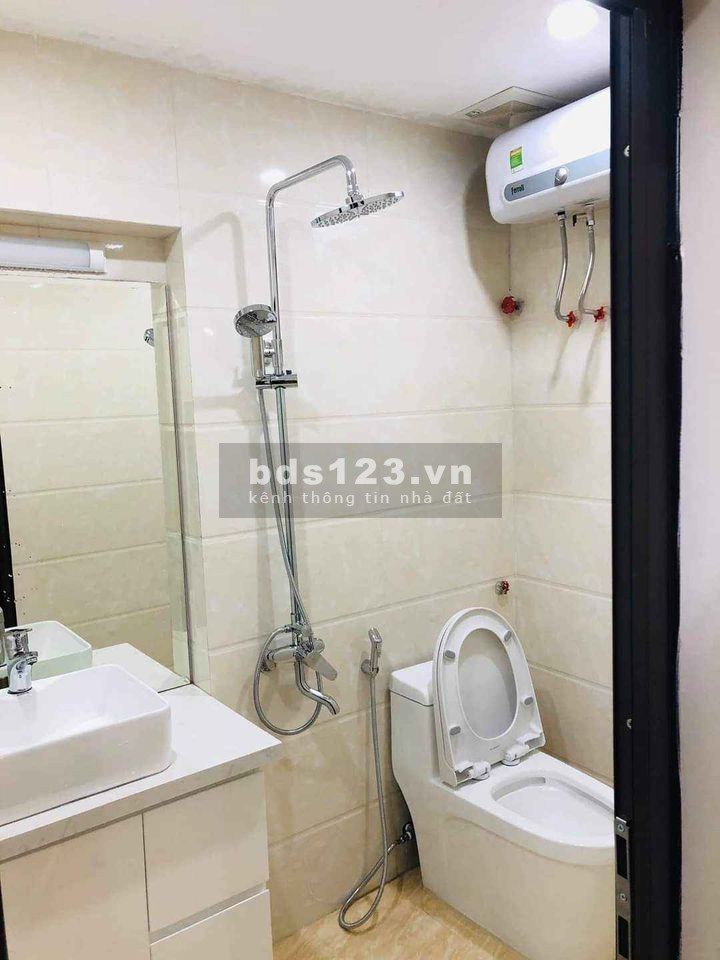 Bán cung điện ngay ngã tư sở, 3 thoáng 72m2 chỉ nhỉnh 4 tỷ.lh 0977047719