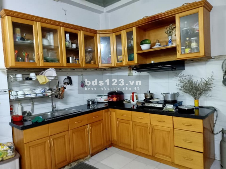 Nhà 3 tầng, Hẻm rộng, nhà mới ở ngay 4 phòng đầy đủ nội thất, giá 4,3 tỷ