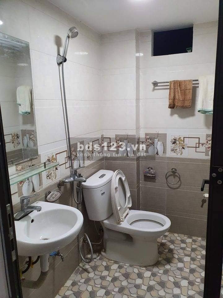 Bán nhà riêng tại Văn Cao, ngõ rộng thông thoáng 2 mặt tiền giá 11.5 tỷ