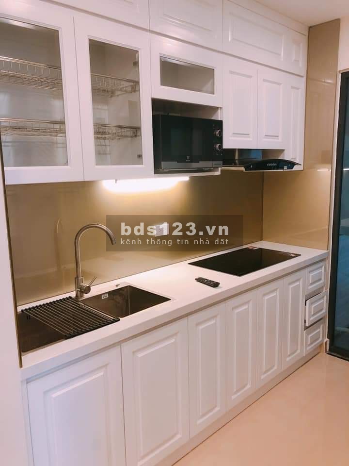 Chủ nhà bán căn 2 ngủ, ban công đông nam, full đồ đẹp tại Goldmark City