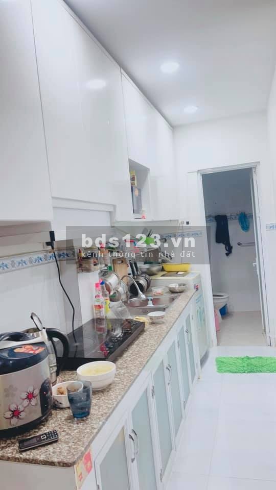 Bán nhà hẻm xe hơi đường Tô Hiến Thành giá chỉ hơn 2 tỷ, ngay trung tâm Quận 10