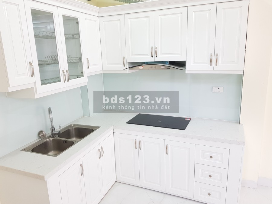 BÁN NHÀ PHỐ TRẠM - 30M² x 5 TẦNG - Ô TÔ CON ĐỖ CỔNG, 2 MẶT THOÁNG [2.4 TỶ]