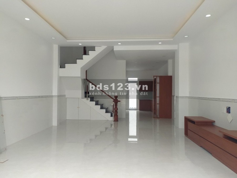 Nhà 1 trệt 2 lầu / 79-127m2 / gần chợ Bình Chánh chỉ từ 1.8 tỷ