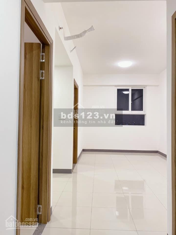 Có căn hộ tầng 10 cần cho thuê rộng 60m2, 2 PN, giá 6.5 triệu/tháng, chưa nội thất, cc Imperial Place
