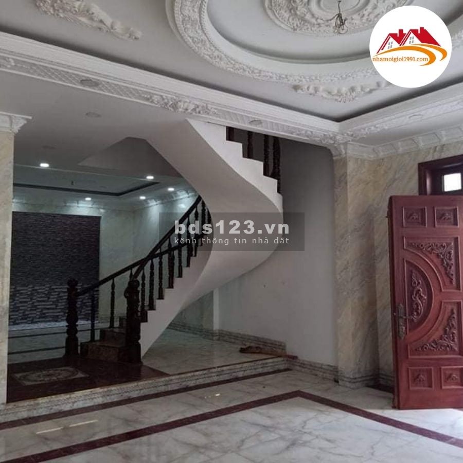 Bán biệt thự siêu sang đường Hòa Bình, DT: 117 m2, 4tầng,MT: 6,8m thang máy xịn, vừa ở vừa làm văn phòng, Giá: 14,2 tỷ.