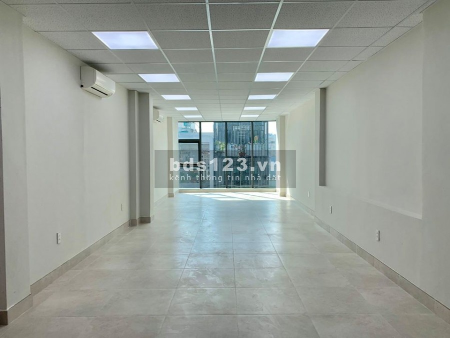 Cho thuê văn phòng đường Nguyễn Gia Trí, Bình Thạnh - 120m2 chỉ 13 usd/m2