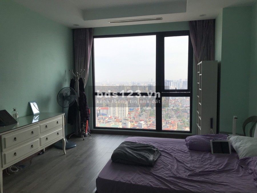 Bán gấp căn hộ full nội thất 3 ngủ, 151m2 Royal city, giá: 6.3 tỷ bao phí, LH: 0967839010