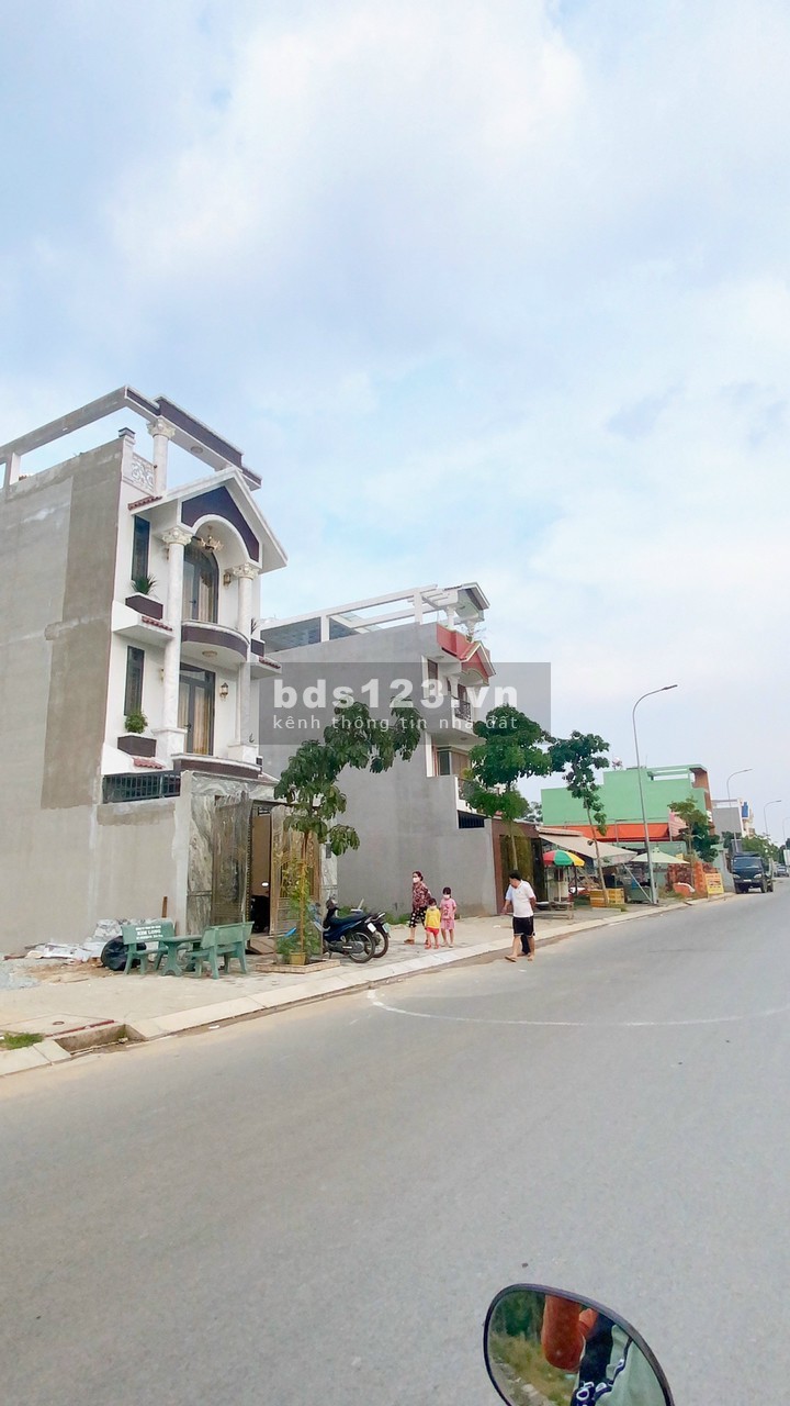 Tôi cần bán gấp 96m2 đất thổ cư tại quận Bình Tân, thành phố Hồ Chí Minh
