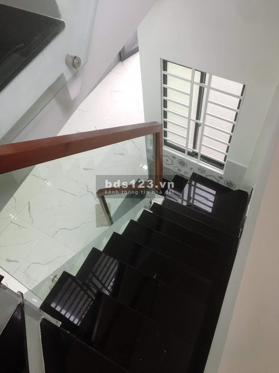 NGỘP LẮM RỒI hạ giá thêm 1.5 tỷ còn 6 TỶ 5 nhà 90m2 3 tầng đường Bùi Viện Quận 1