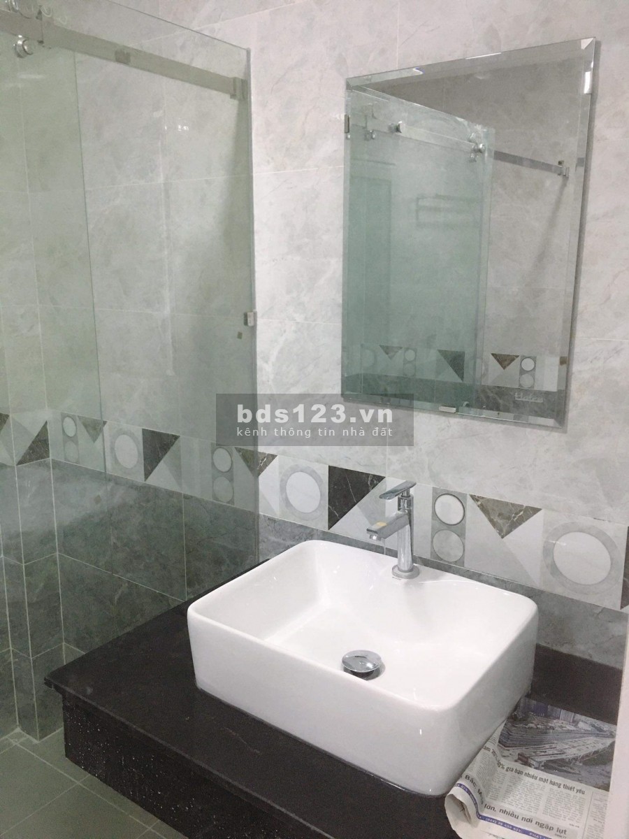 NGỘP LẮM RỒI hạ giá thêm 1.5 tỷ còn 6 TỶ 5 nhà 90m2 3 tầng đường Bùi Viện Quận 1