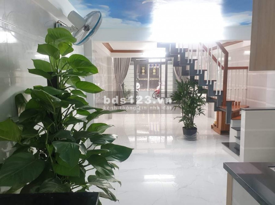 NHÀ MỚI Ở NGAY Bán nhà Tô Hiệu Quận Tân Phú 52m2 Ngang 4m giá chỉ nhỉnh 4 tỷ