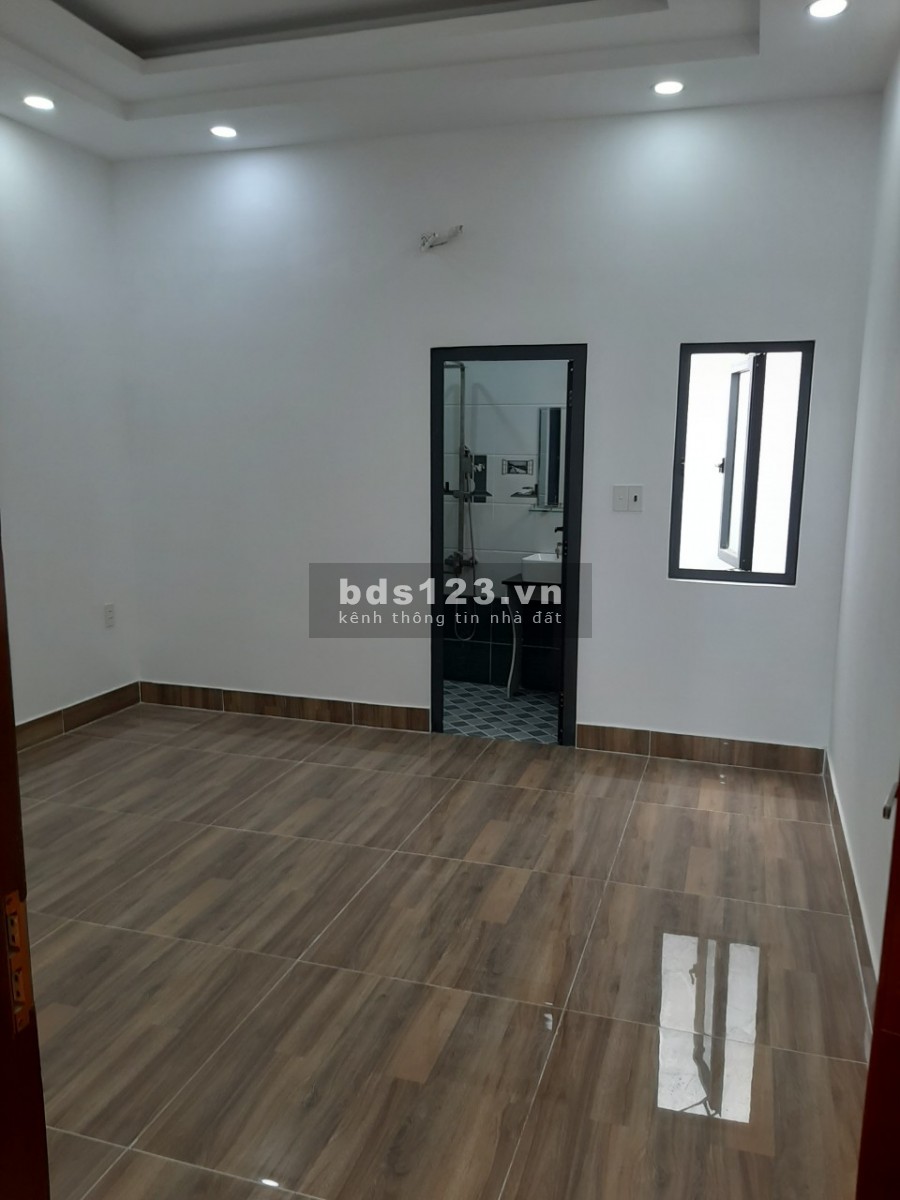 Chính chủ hạ giá bán gấp trước tết, hẻm thông 7m, 3 lầu có gara oto, 4pn,giá 3.9 tỷ