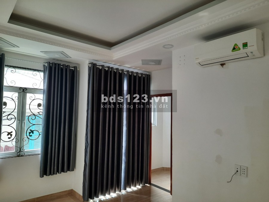 Nhà mới thuê 2PN CMT8, P15, Q10. Giá12TR + nội thất