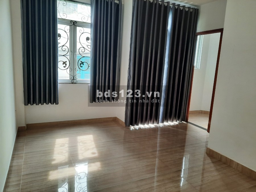 Nhà mới thuê 2PN CMT8, P15, Q10. Giá12TR + nội thất