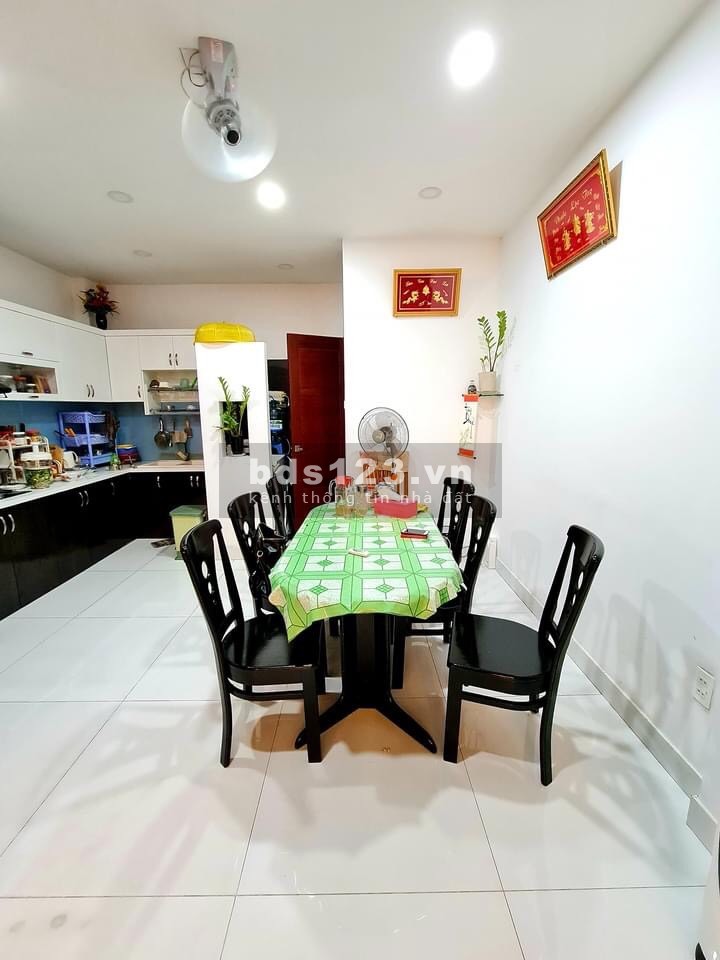 Bán gấp nhà đẹp chính chủ cấp 4 Cách Mạng Tháng 8, dt4x17, LH0909484131
