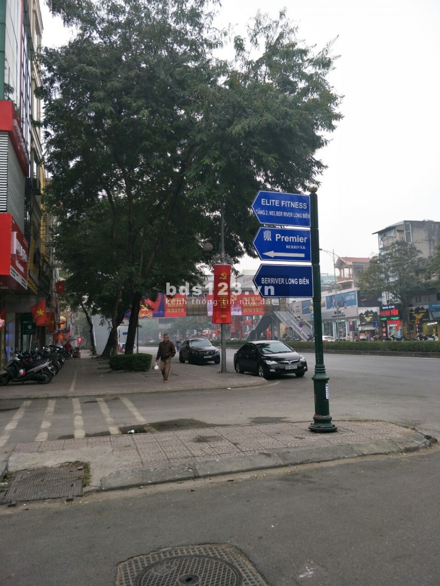 Bán gấp nhà ngõ 390 Nguyễn Văn Cừ 78m2, 2 tầng, giá 5.2 tỷ, phân lô, Ô tô, KD.