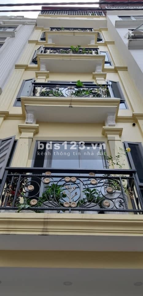 Nhà Cầu GIấy DT 205m2 Lô góc, Nội thất NHẬP, đẳng cấp 5 sao chỉ 4,45 tỷ