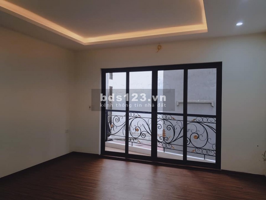 NHÀ ĐẸP TÔN ĐỨC THẮNG VỊ TRÍ TRUNG TÂM GẦN PHỐ 41m2x5T 4,4TỶ