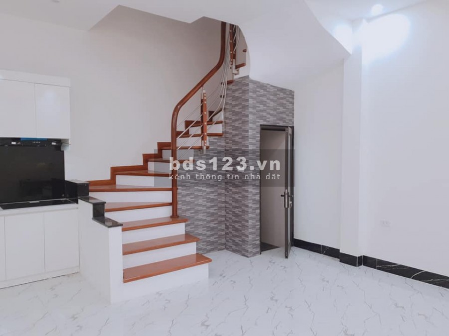 NHÀ ĐẸP TÔN ĐỨC THẮNG VỊ TRÍ TRUNG TÂM GẦN PHỐ 41m2x5T 4,4TỶ