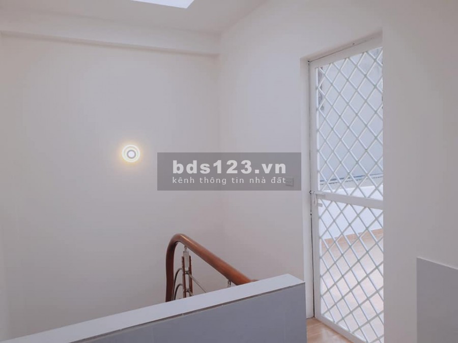 NHÀ ĐẸP TÔN ĐỨC THẮNG VỊ TRÍ TRUNG TÂM GẦN PHỐ 41m2x5T 4,4TỶ