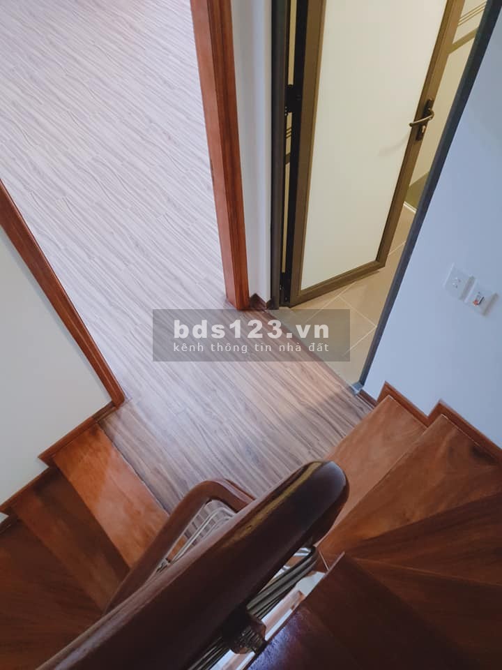 NHÀ ĐẸP TÔN ĐỨC THẮNG VỊ TRÍ TRUNG TÂM GẦN PHỐ 41m2x5T 4,4TỶ