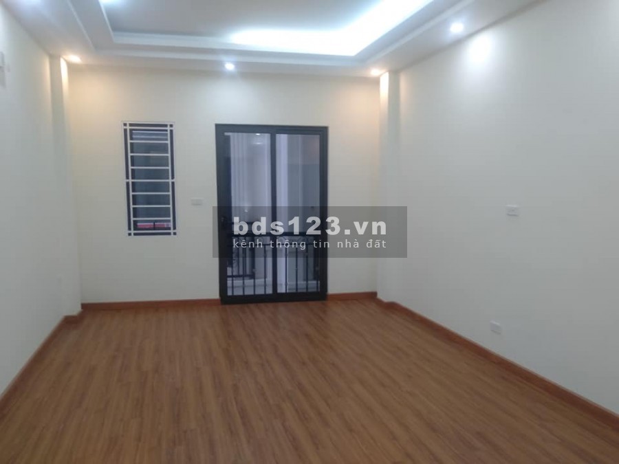 Lạc Long Quân Ô TÔ TRÁNH, KINH DOANH ngõ thông, mới đẹp 33Mx4T, giá 4.5 tỷ