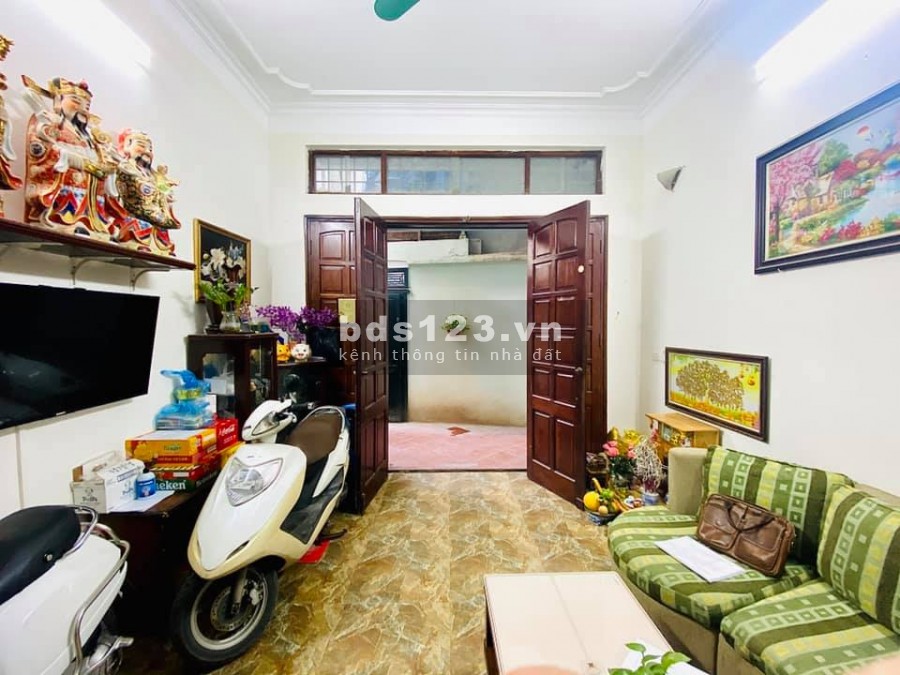 Bán nhà Bùi Xương Trạch 40m 4T 2.95 tỷ, gần ô tô tránh, nhà đẹp ở luôn