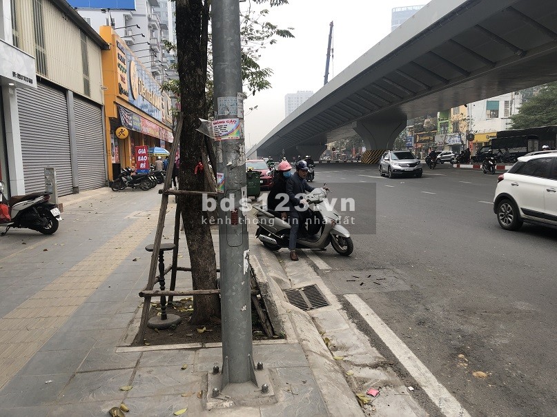 Bán nhà mặt tiền rộng, diện tích sử dụng 90m2 phố Minh Khai, khu dân cư đông đúc gí tốt