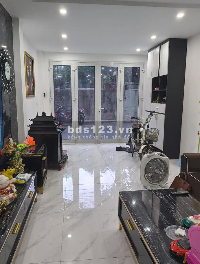 Dưới 3 tỷ đâu có nhà 5 tầng ôtô ở tuyệt vời hơn đường Giáp Bát – Giải Phóng