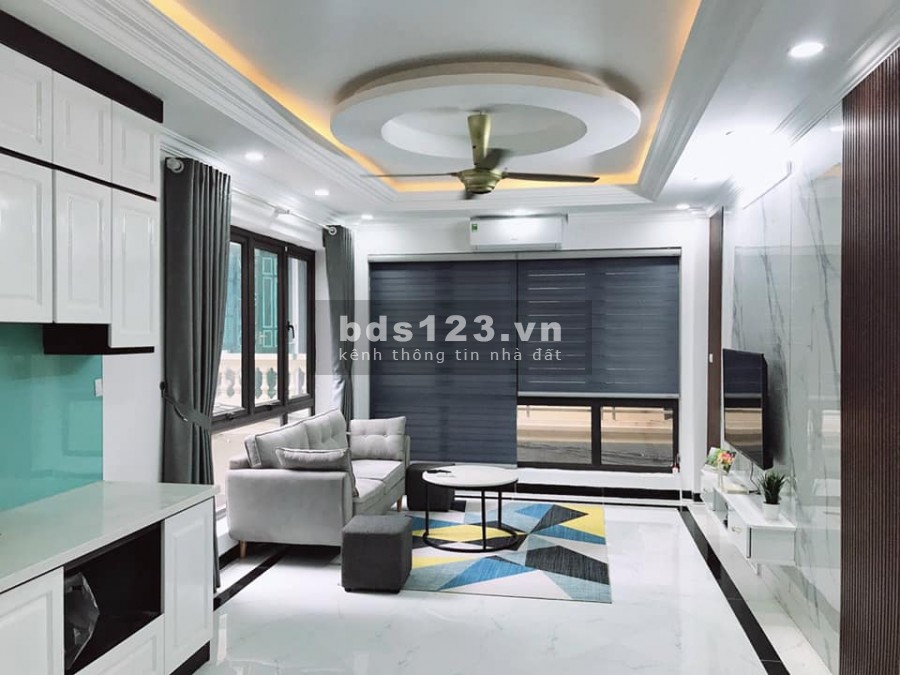 Vip Nguyễn Khang đẹp ở ngay,10m ôtô tránh,3gác tránh XM nhỉnh 3 tỷ.