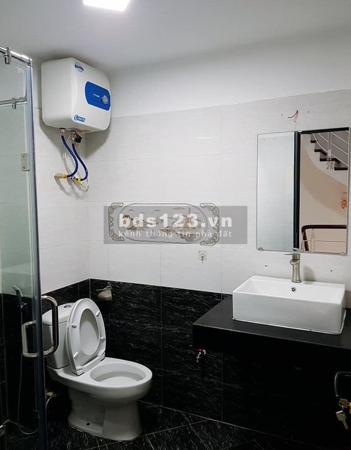 Dưới 3 tỷ đâu có nhà 5 tầng ôtô ở tuyệt vời hơn đường Giáp Bát – Giải Phóng