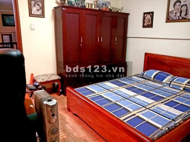 Bán nhà riêng tại 173 Hoàng Hoa Thám, 4 tầng ngõ thông mặt tiền rộng giá 5.6 tỷ