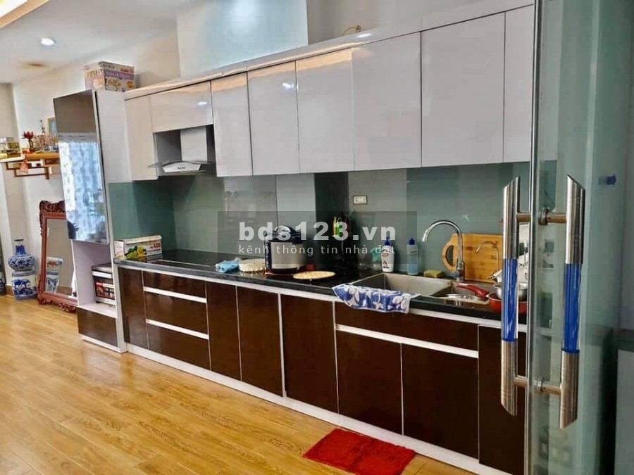 Vip Nguyễn Khang đẹp ở ngay,10m ôtô tránh,3gác tránh XM nhỉnh 3 tỷ.